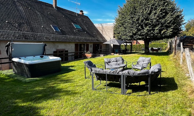 Erckartswiller Casa | Holiday Home 'La Buissonnière' with Private Terrace, Private Garden and Wi-Fi