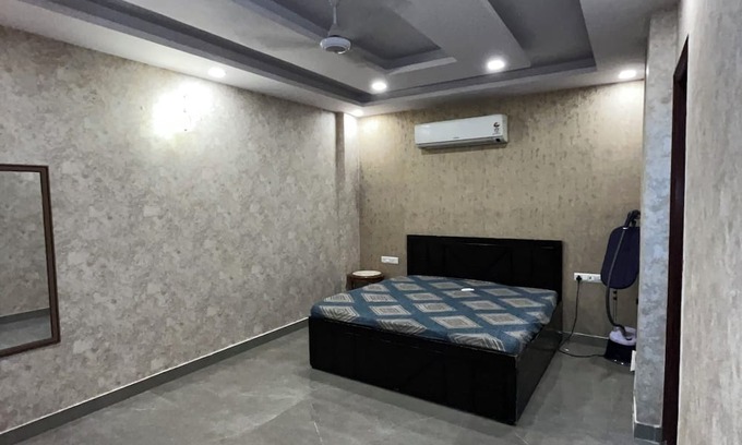 South West Apartamento | Spacious 4-bedroom apartment in lovely Delhi