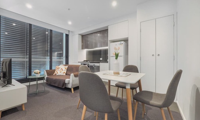 Footscray Apartamento | Footscary quite 1br1ba Apartment Pool Gym