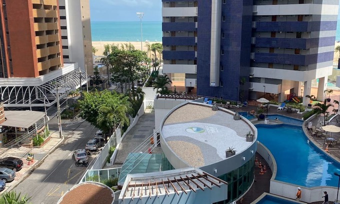 Fortaleza Apartamento | BEAUTIFUL FLAT COMPLETE WITH EVERYTHING AND PLENTY OF ENTERTAINMENT FRONT OF THE SEA