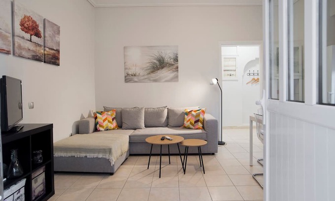 Moschato-Tavros Apartamento | The Little House at Moschato 1BR, WiFi, A/C