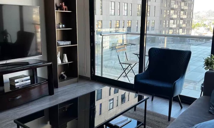 Toluca City-Centre Apartamento | Luxury 1 bedroom 2 baths Downtown with Office