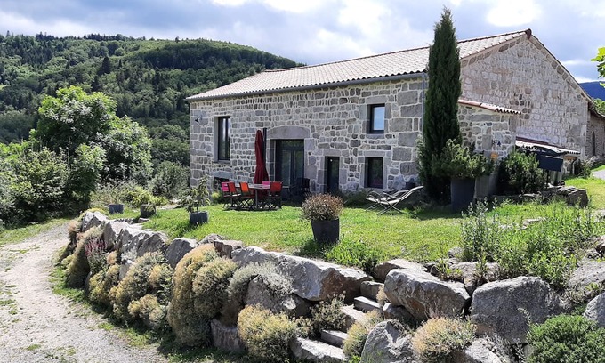 Roche Casa | Holiday Home 'La Clé Des Champs' with Mountain View, Private Terrace and Wi-Fi