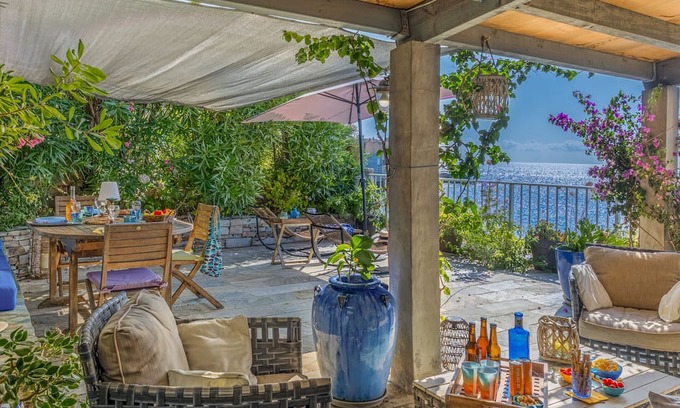 Erbalunga Chalet De Esquí | Casatta Ricci, house on the water with direct access to the sea