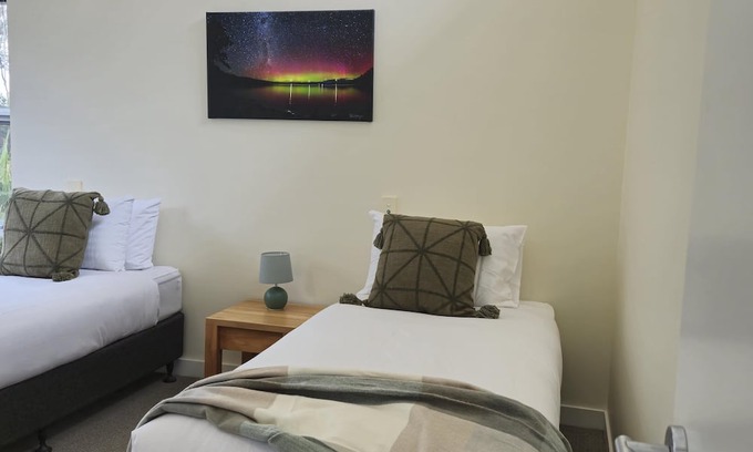South Bruny Cabaña | Bruny Bay House - Bruny Bay House: A Luxurious Escape Between Two Bays!