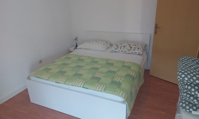 Istok Apartamento | One bedroom apartment with balcony Makarska (A-20727-d)