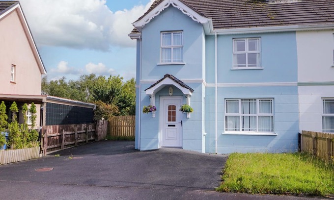 Omagh Cabaña | THE SPERRIN GETAWAY, pet friendly, with open fire in Omagh