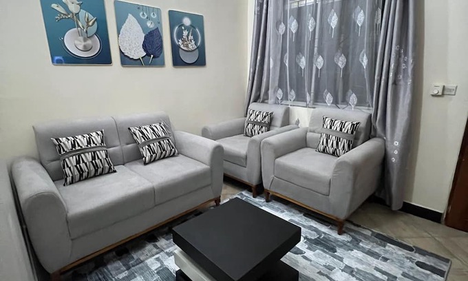 Mwananyamala Apartamento | “Chic City Escape Apartment with AC, Smart TV & Free Breakfast in Dar es Salaam"