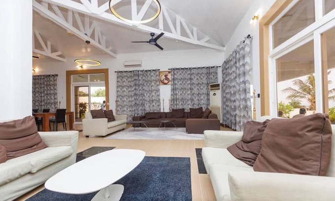 Victoria Borg Casa | Spacious 6-bedroom Beach house with pool at unique location
