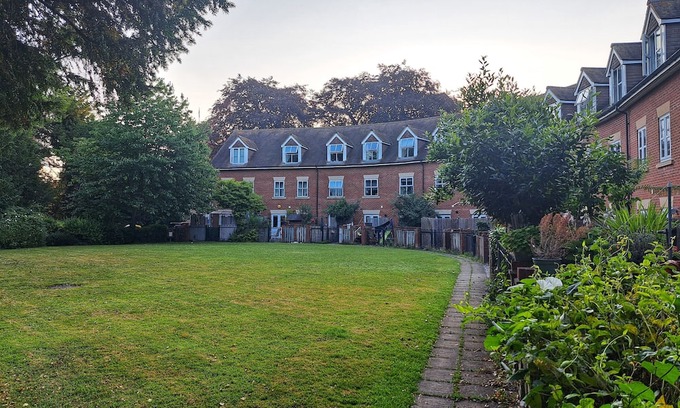Westbury Casa | Townhouse near to Longleat and Frome