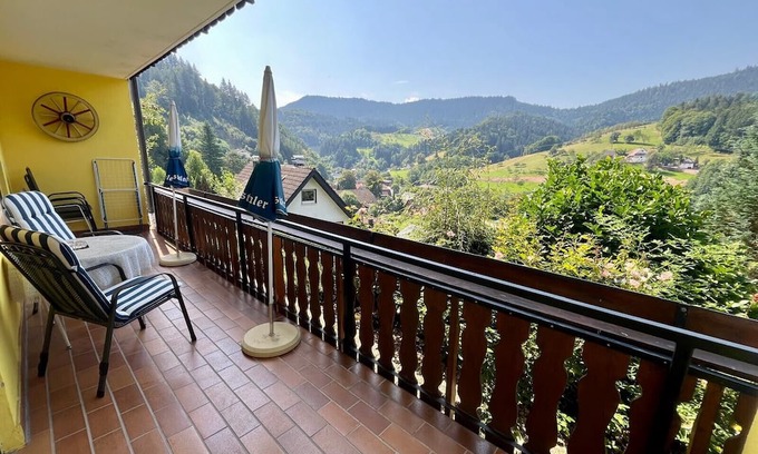 Loecherberg Apartamento | Apartment 'Lehmann' with Mountain View, Balcony and Wi-Fi
