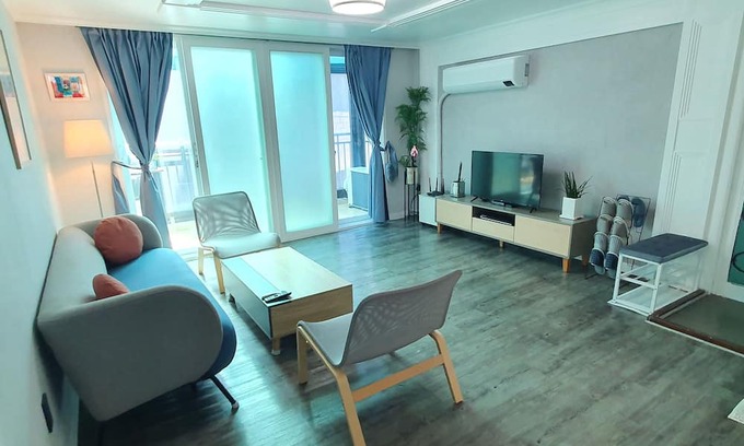 Seogyo-dong Apartamento | COMFY - 2 Bedrooms - Elevator/Terrace in Heart of Hongdae- 4 mins walk to subway