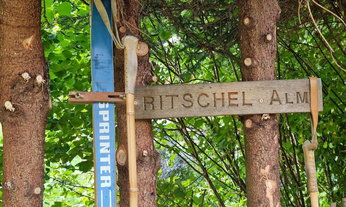 Probstzella Casa | Guesthouse 'Ritschel Alm' with Mountain View, Shared Pool and Wi-Fi