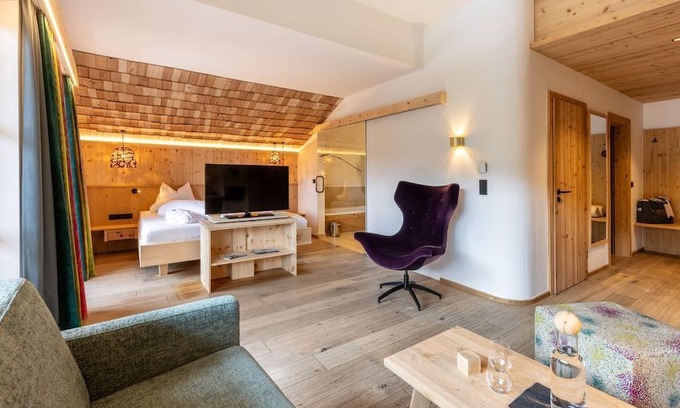 Haus Casa | "Bergquell" suite, separate WC and bath/shower (from 7 nights) - Nature and wellness hotel