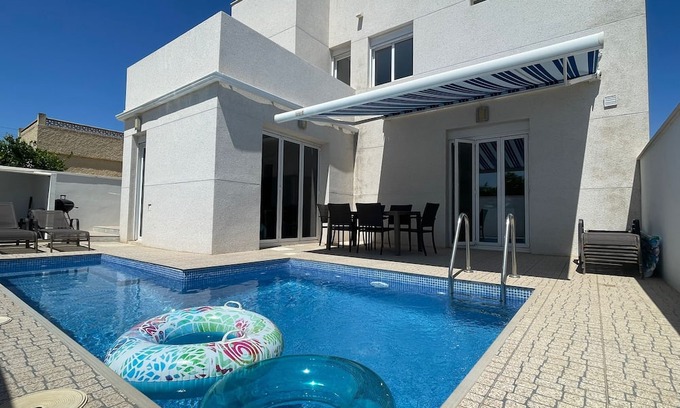 San Fulgencio Villa | Spacious vacation home for up to 9 people