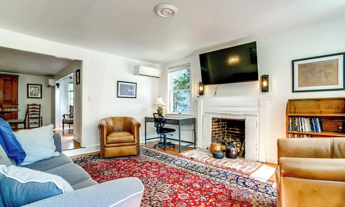 Trappe Casa | Charming Victorian Farmhouse on Historic Main St