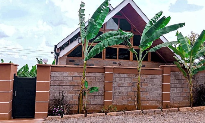 Embu Cabaña | Rustic-Chic Stone Cottage, Forest views, Gardens, Wi-Fi & Comfort near Embu Town
