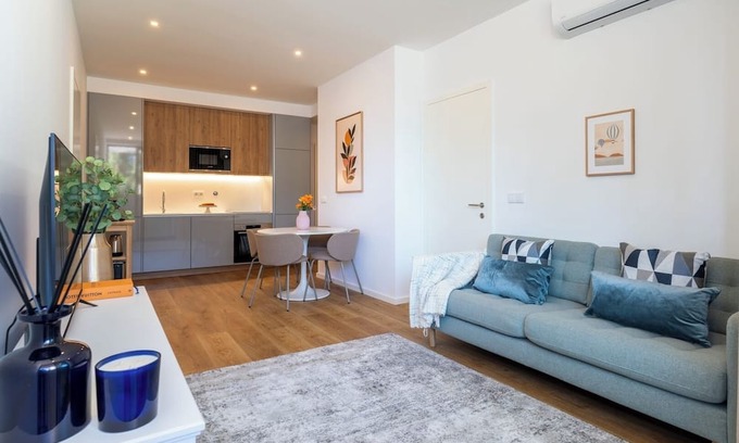 Leca da Palmeira Apartamento | Sleek and Modern Flat w/Private Garage by HostWise