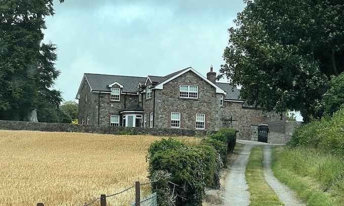 Donore Casa | Stone House, Boyne Valley Views nSleeps 10, 5 Bedroom 30 mins to Dublin airport