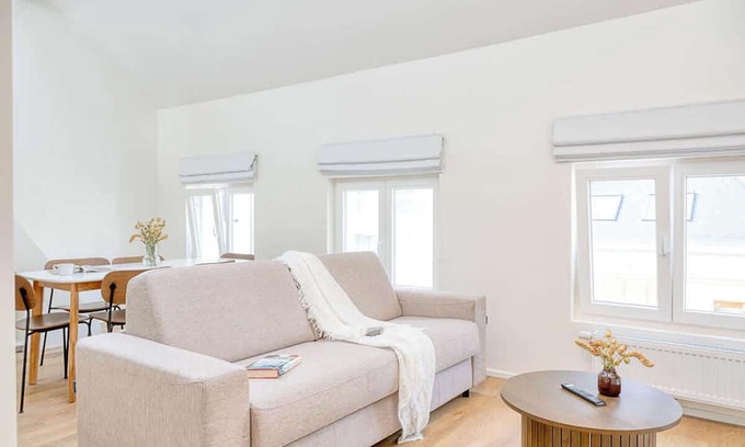 Ixelles Apartamento | Spacious Duplex for 6 in Central Ixelles