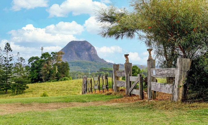 Pinbarren Casa | The Lodge at Pinbarren with Mountain Views & Pool
