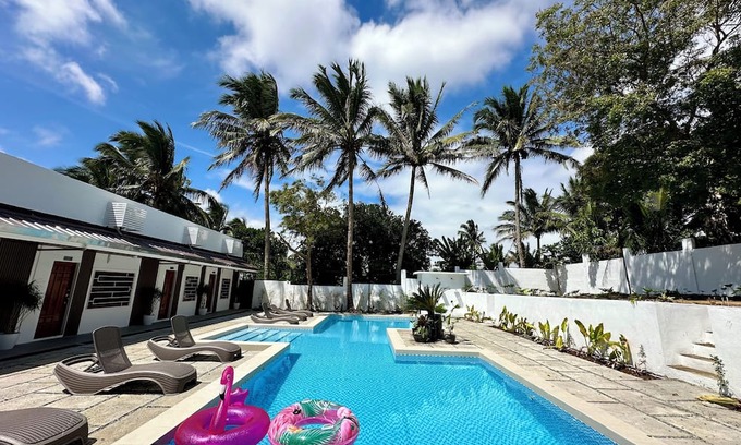 Amadeo Apartamento | Solstice Suites With Pool 52 Pax capacity