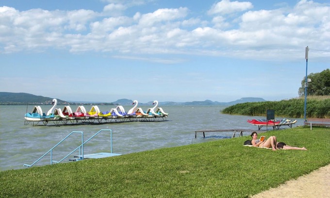 Balatonkeresztur Casa | Maravillosa casa de vacaciones para 5 personas con A/C, TV, terraza y aparcamiento