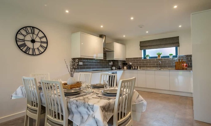 York Casa | Garden View - sleeps 6 guests in 2 bedrooms