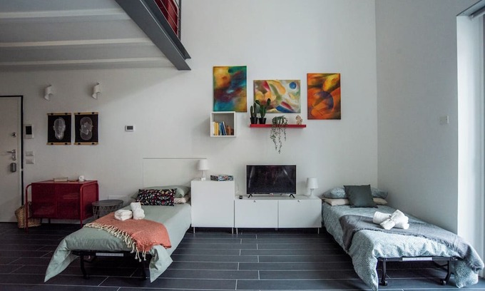 Milan Apartamento | Quiet Loft near Rogoredo station and subway. Good for 3 friends.