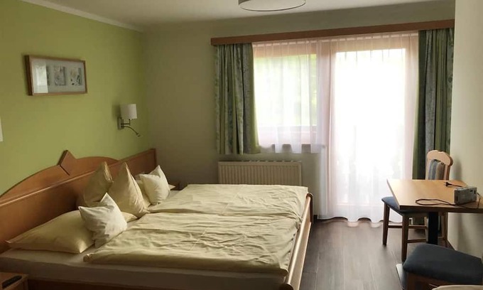 Schladming Otro | Dreibettzimmer mit ÜF, Kurzaufenthalt - Pension Brandstätterhof