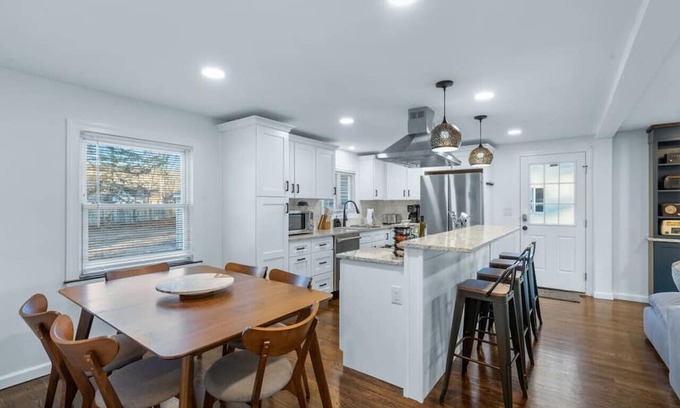 Plantsville Casa | #27- Luxury Collection