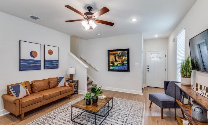 San Antonio Casa | Amazing 3 Bed 2 Bath Walk to Everything 6 Flags is Minutes Away