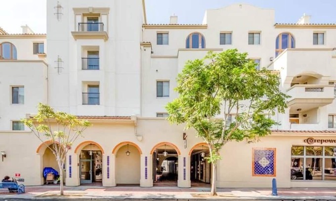 Westwood Apartamento | Penthouse Fountain View 2 Bed 2 Bath Apartment G19