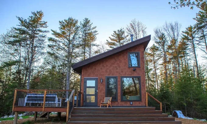 Penobscot Cabina | Modern & cozy cabin on 6 acres, ~45 mins to Acadia