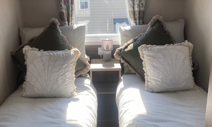 Padstow Casa | Cosy caravan by the sea—your perfect escape on Cornwall’s north coast.