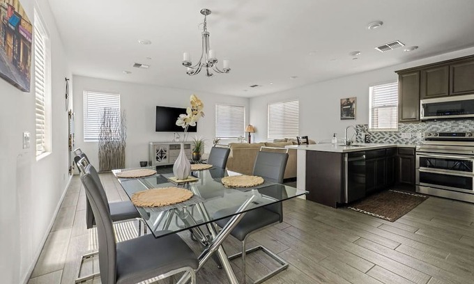 Tesuque At Gila Springs Casa | 3 Bedrooms 3 Baths New Build House In Chandler W/Community Pool & Hot Tub