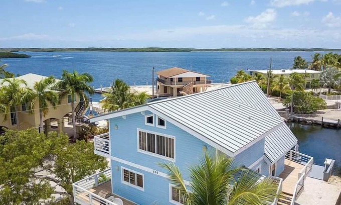 Key Largo Casa | Large Ocean Front, Loft House with 3 beds, 2 baths in Key Largo with Boat Dock