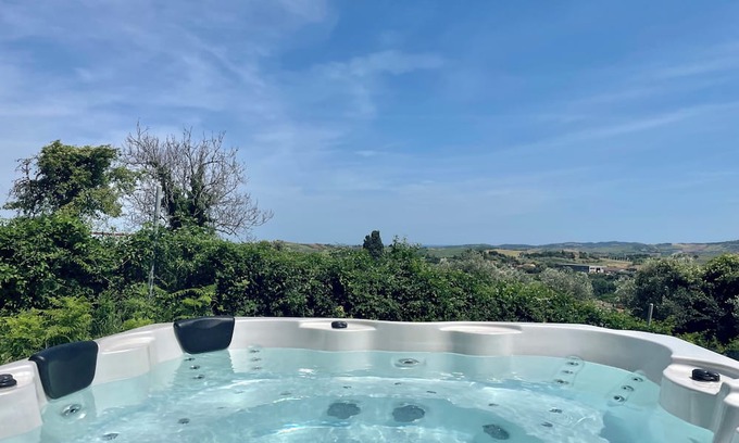 Saludecio Casa | Rustico con Jacuzzi privata, BBQ e 3 camere