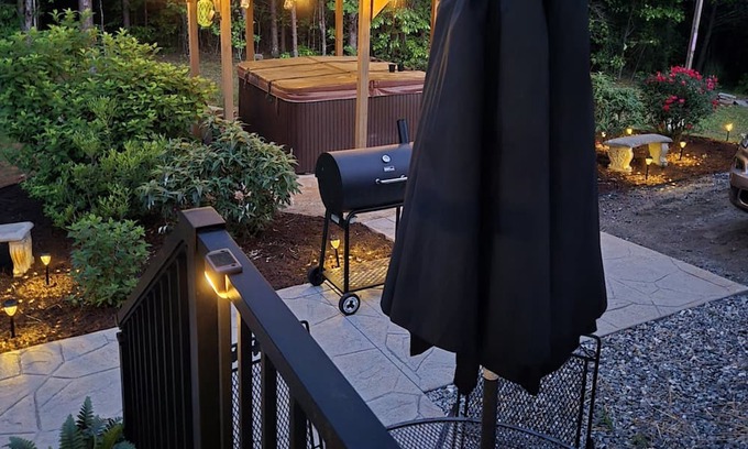Stonecrest Cabaña | New Cottage in Lake Lure! Privacy and Comfort Hot Tub & Firepit!