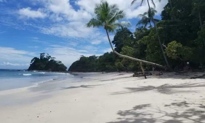 Playa Agujas Casa | Beachfront, 6bd, Pool, Maid, Cook, SUV's, 7 Kayaks