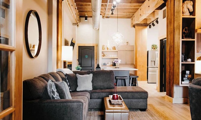 Canal Park Condominio | Dockside Suites | The Brix | Pool in Canal Park!
