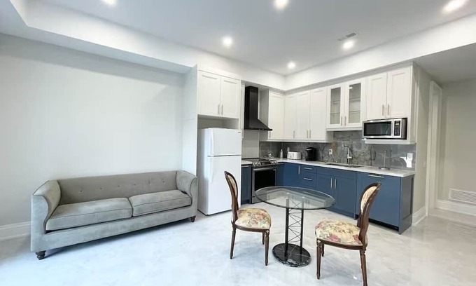 Thornhill Casa | Luxury Suite in New Custom Home