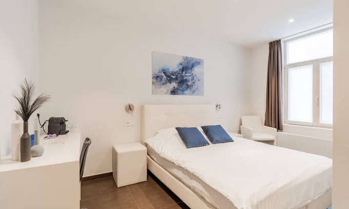 Kristus-Koning Apartamento | Elegant room with private bathroom near city center