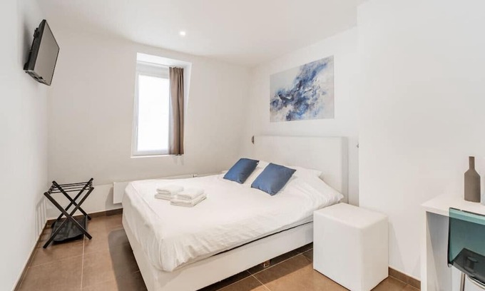 Kristus-Koning Apartamento | Elegant room with private bathroom near city center