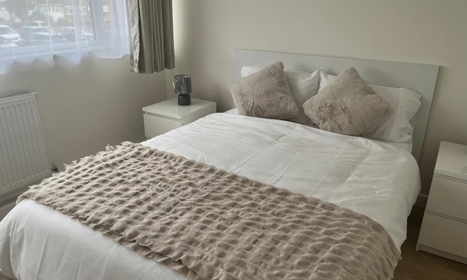 Selhurst Casa | Your perfect Croydon base- Newly renovated, Ultra convenient 2 bedroom house