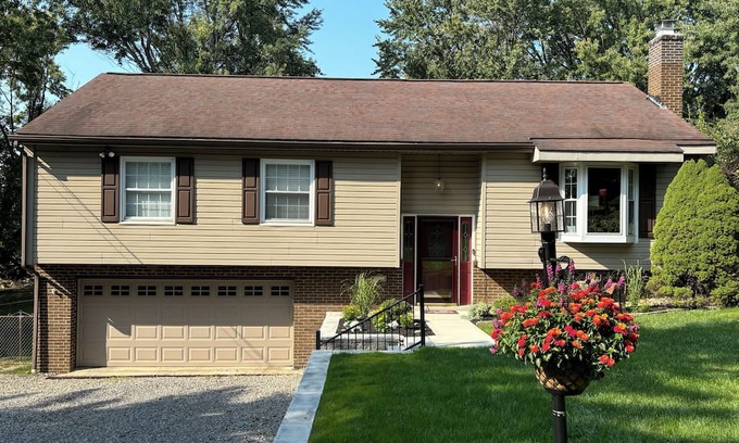 Plum Casa | US Open Home 0.4 miles from Oakmont Country Club Plum Pa