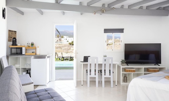 Granadilla de Abona Apartamento | Oasis Tenerife Rentals - Studio (4) in Tenerife South with pool and outdoor kitchen
