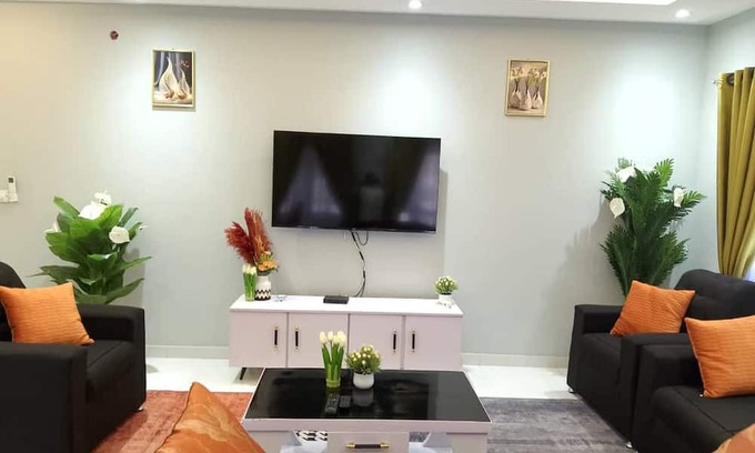 Adentan Apartamento | Spacious 3BR Apartment in Adentan with City Views
