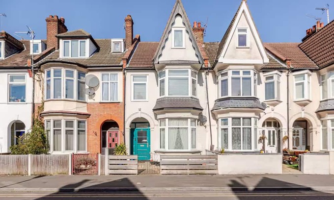 Leigh-on-Sea Apartamento | 1 Bed Garden Flat in the Heart of Leigh, Sleeps 3.
