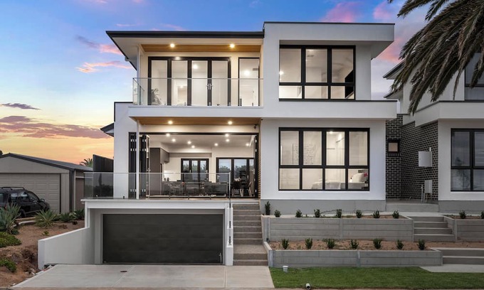 Moana Casa | 1 min walk to beach - 8 min drive to McLaren Vale -Luxury Beach House
